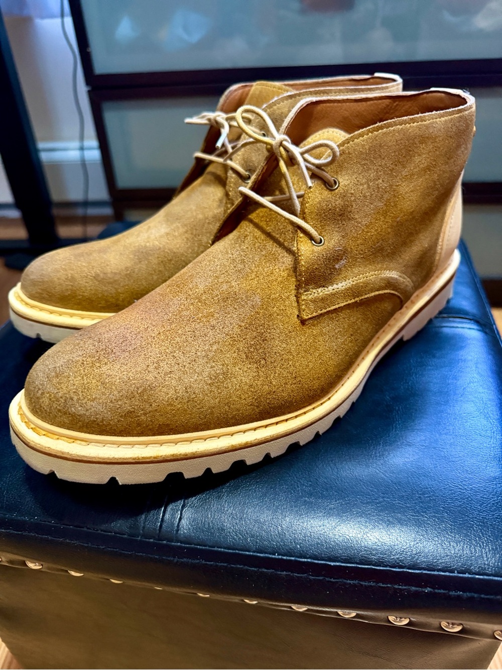 Allen Edmonds Men's Suede Chukka Boots in Tan Suede